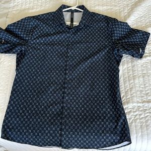Lululemon XL men’s like new short sleeve button up